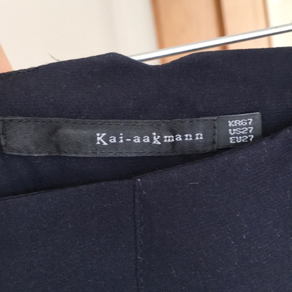 Soft Twill Trouser in Navy Blue - Picture 5 of 6